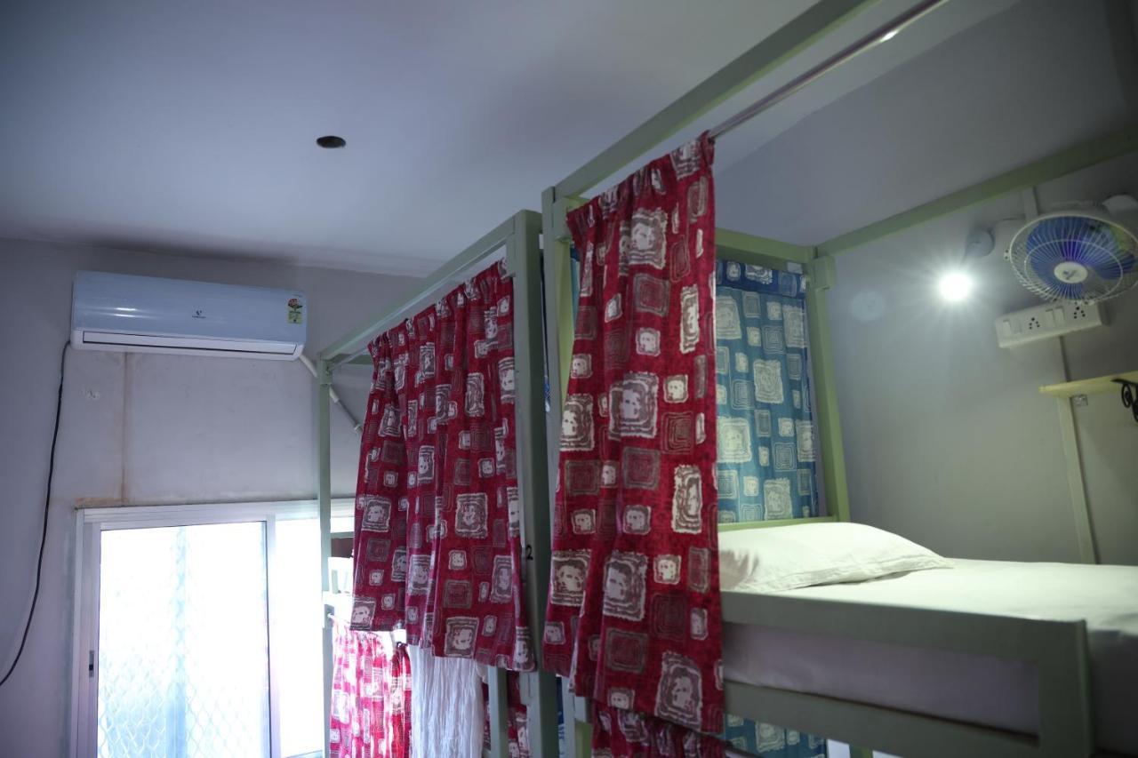 Good Vibes Hostel พาราณสี ภายนอก รูปภาพ