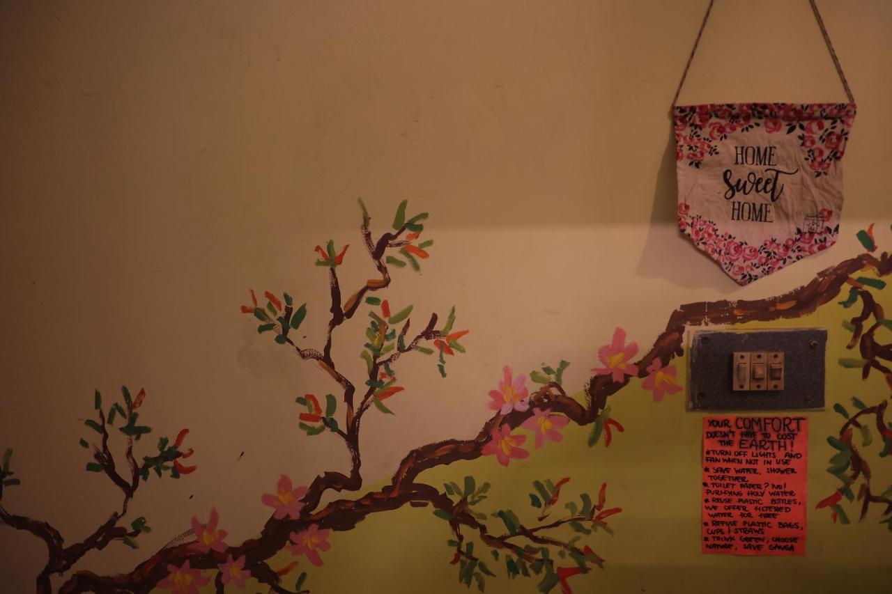 Good Vibes Hostel พาราณสี ภายนอก รูปภาพ