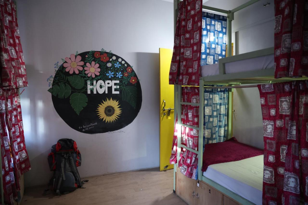 Good Vibes Hostel พาราณสี ภายนอก รูปภาพ