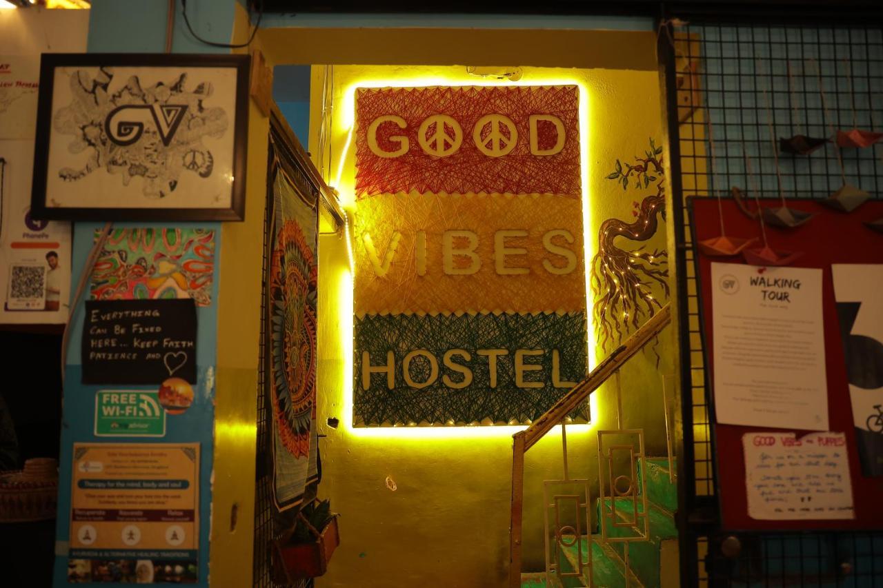 Good Vibes Hostel พาราณสี ภายนอก รูปภาพ