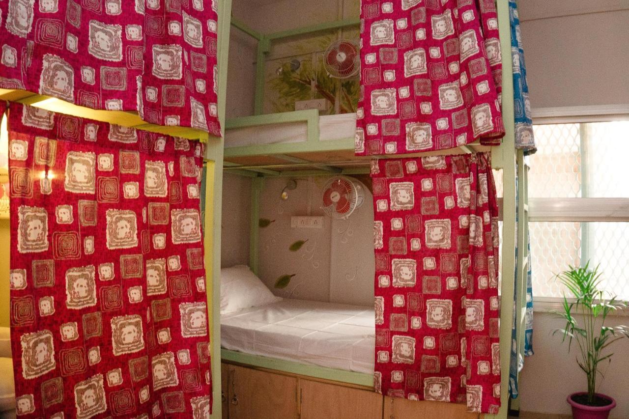Good Vibes Hostel พาราณสี ภายนอก รูปภาพ