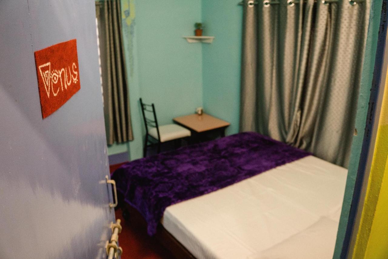 Good Vibes Hostel พาราณสี ภายนอก รูปภาพ