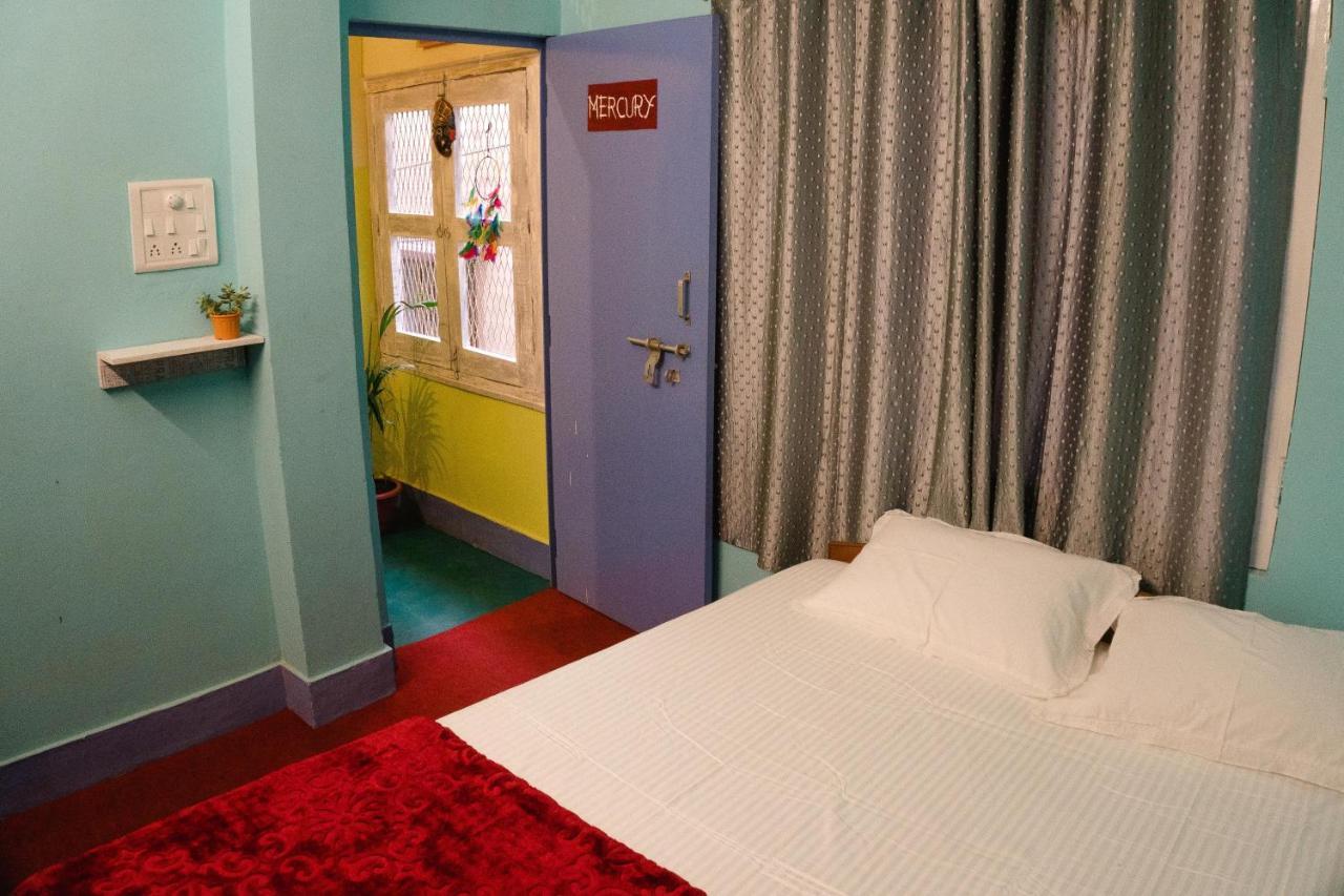 Good Vibes Hostel พาราณสี ภายนอก รูปภาพ