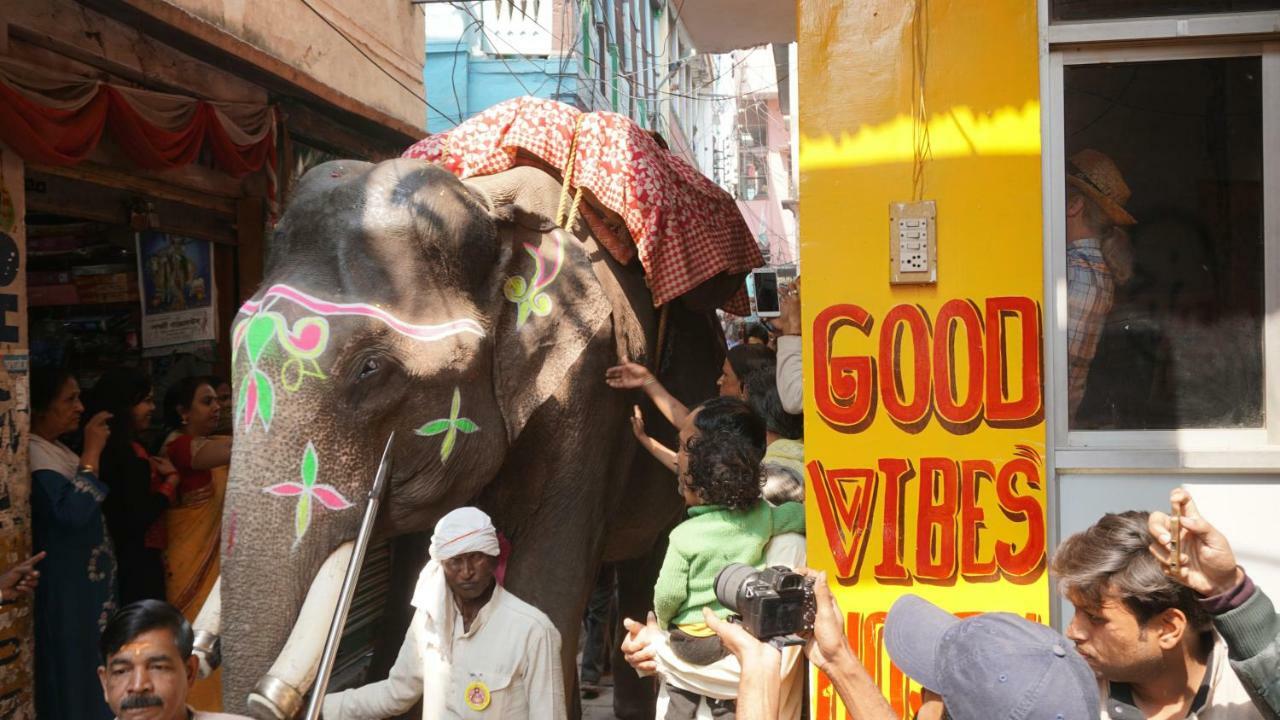 Good Vibes Hostel พาราณสี ภายนอก รูปภาพ